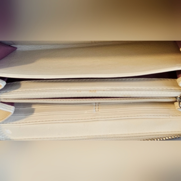 Coach Madison Leather Zip Around Accordian Style Cream Women's Wallet - Picture 4 of 11